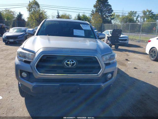 Toyota Tacoma Sr5 V6 Image 11