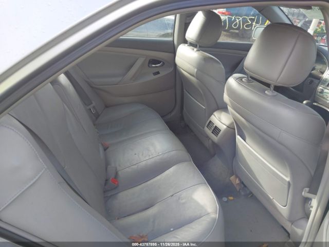 Toyota Camry Image 8