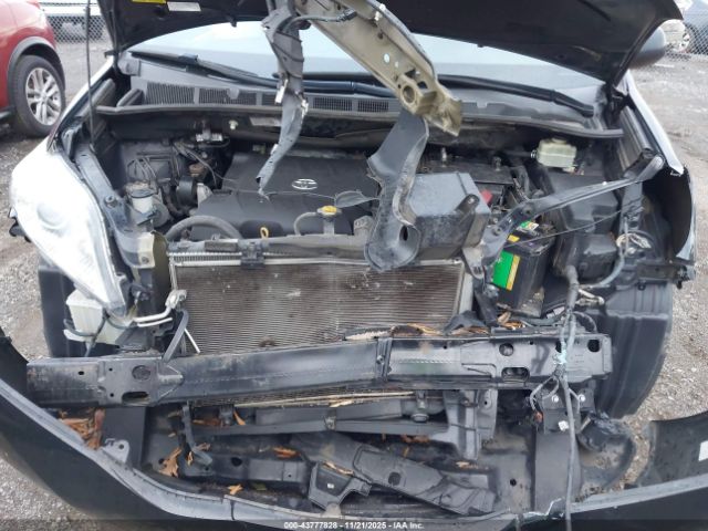 Toyota Sienna Xle 7 Passenger Image 10