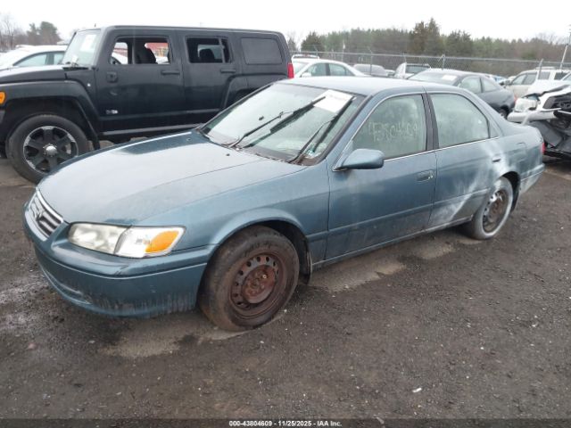 Toyota Camry Ce Image 2