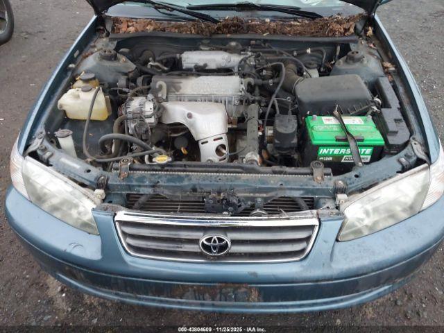 Toyota Camry Ce Image 4