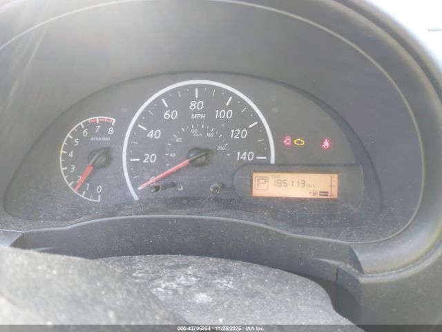 Nissan Versa 1.6 S+ Image 5