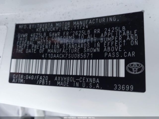 Toyota Camry Le Image 14