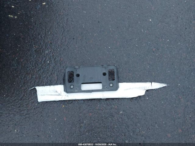 Toyota Camry Le Image 12