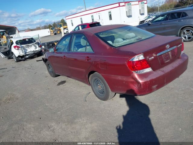 Toyota Camry Le Image 5