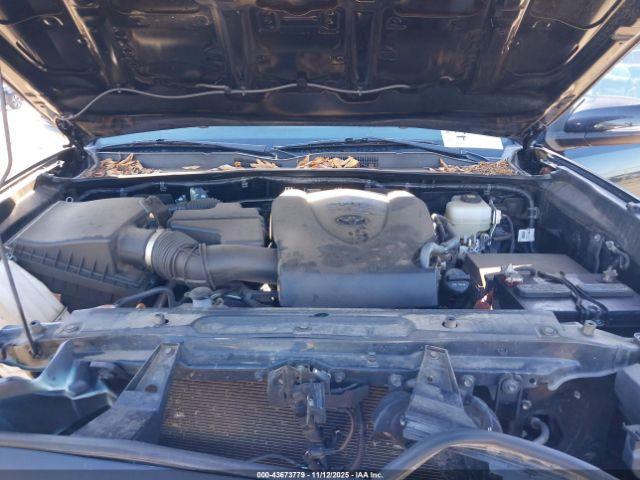 Toyota Tacoma Trd Off-road Image 11