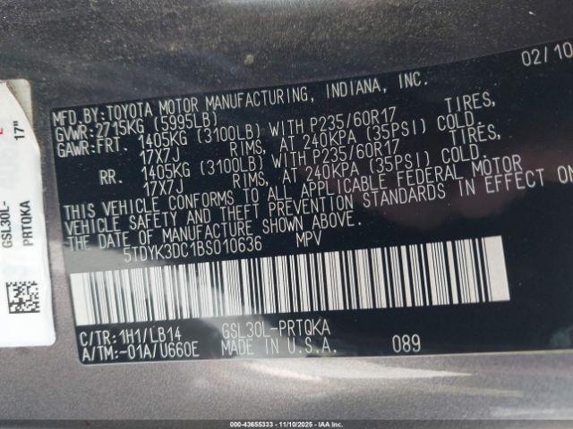 Toyota Sienna Image 9