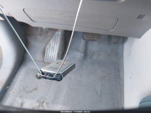 Toyota Sienna Image 11