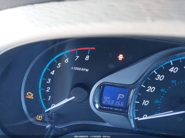 Toyota Sienna Image 13