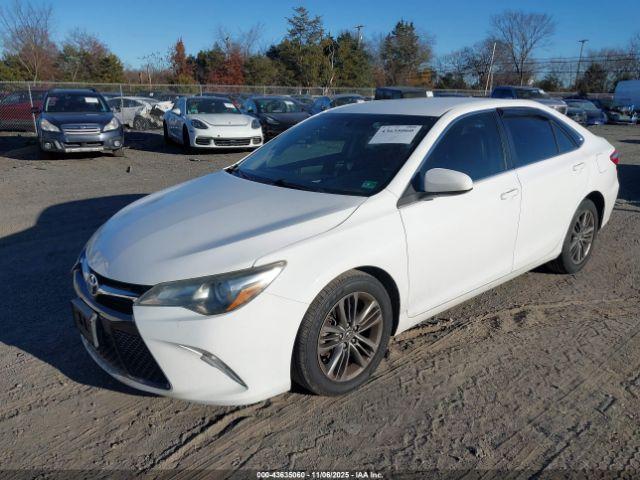 Toyota Camry Se Image 4