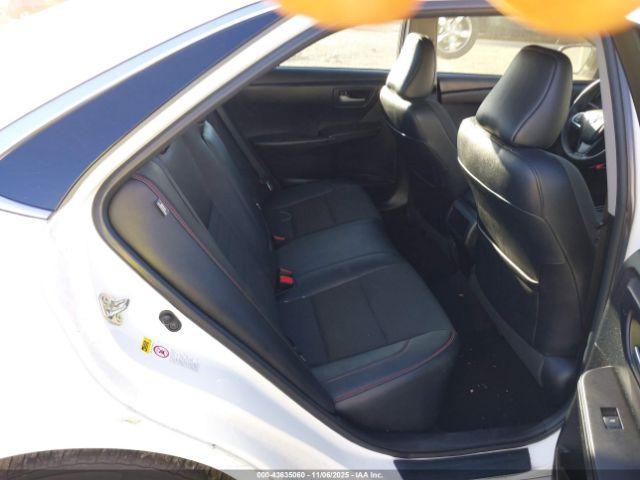 Toyota Camry Se Image 5