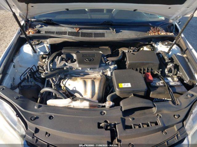 Toyota Camry Se Image 11