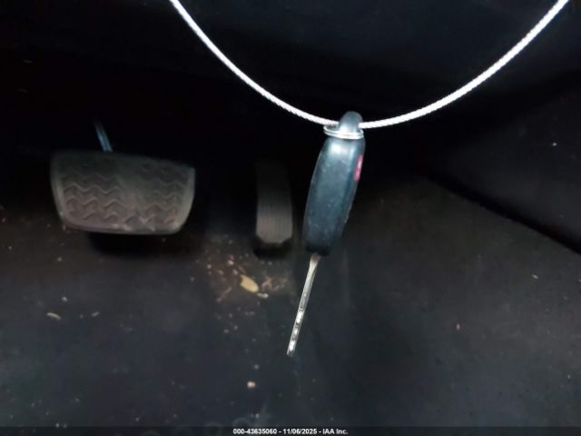 Toyota Camry Se Image 10