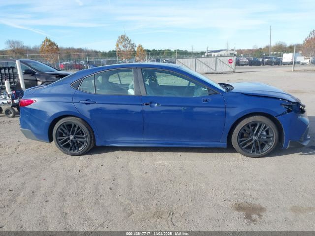 Toyota Camry Se Image 17