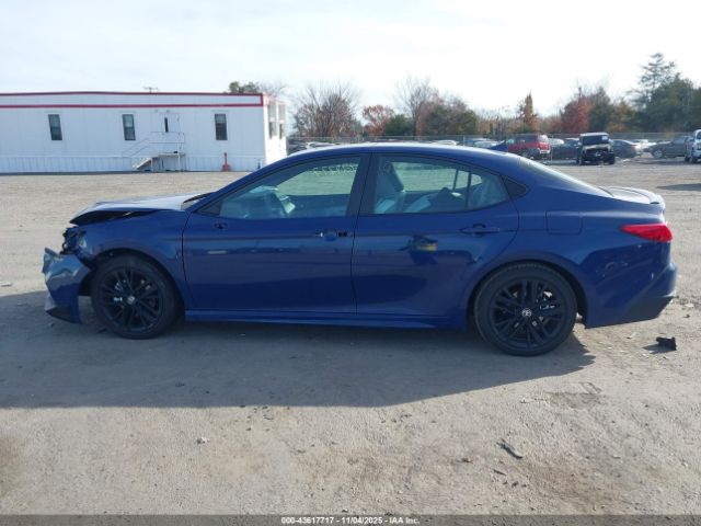 Toyota Camry Se Image 13