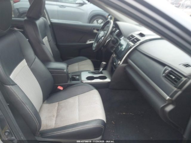 Toyota Camry Se Image 6