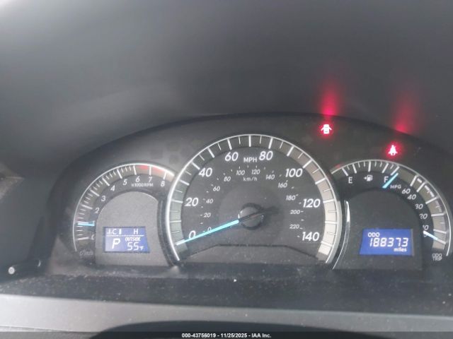 Toyota Camry Se Image 5