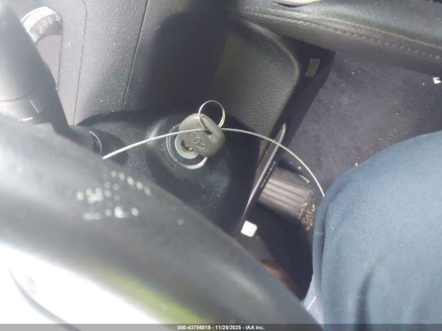 Toyota Camry Se Image 9