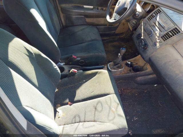 Nissan Versa 1.8 S Image 11