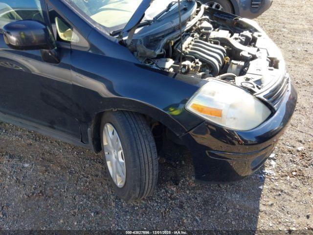 Nissan Versa 1.8 S Image 4