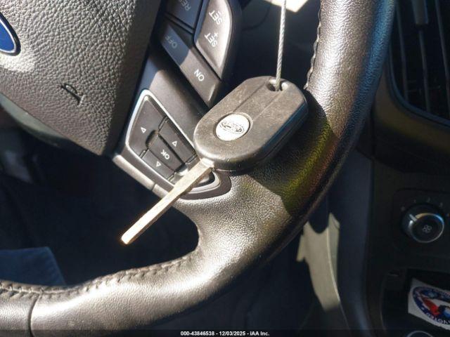 Ford Focus Se Image 11