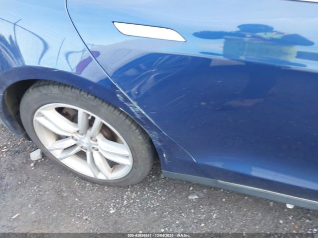 Tesla Model S Image 16