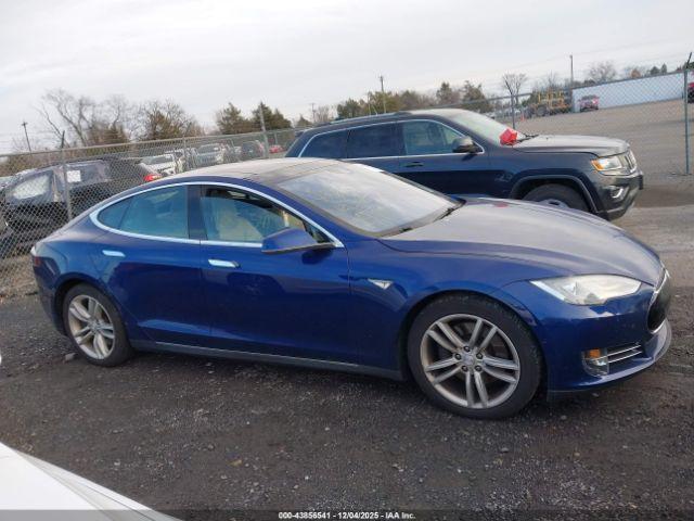 Tesla Model S Image 18