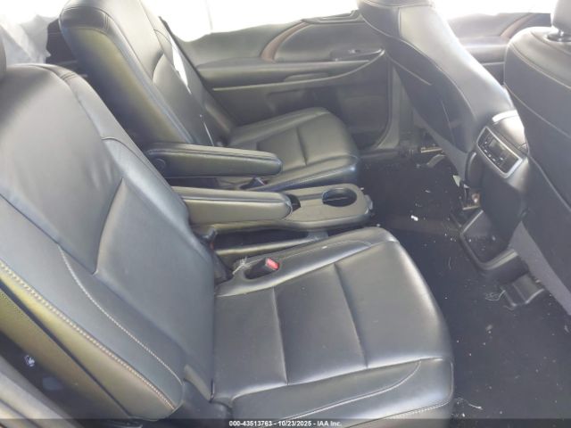 Toyota Highlander Xle Image 9