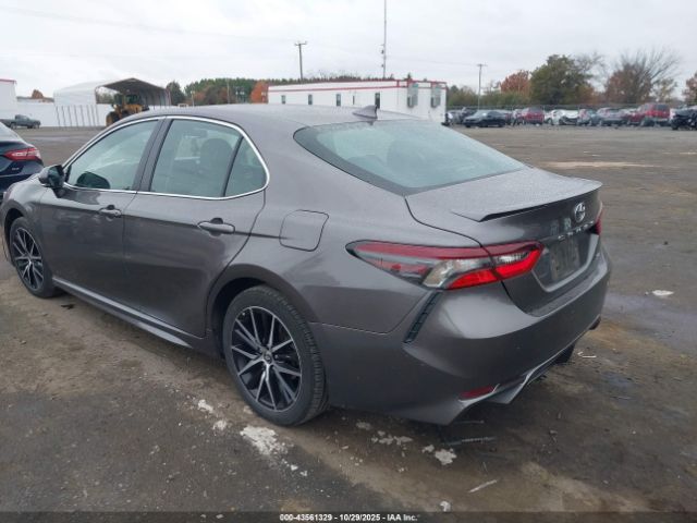Toyota Camry Se Image 14