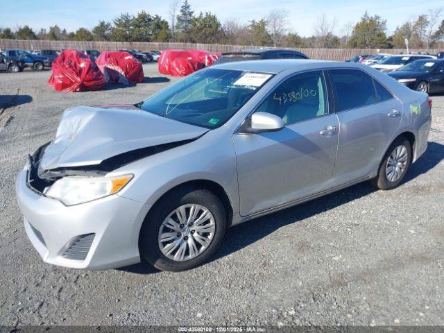 Toyota Camry Le Image 3