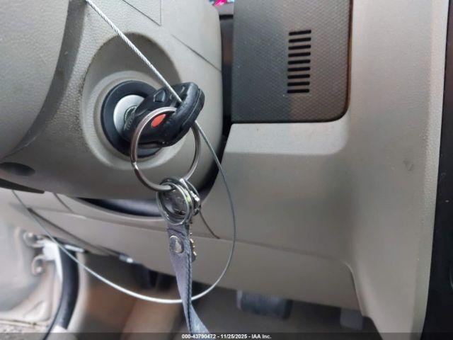 Ford Escape Xls Image 16