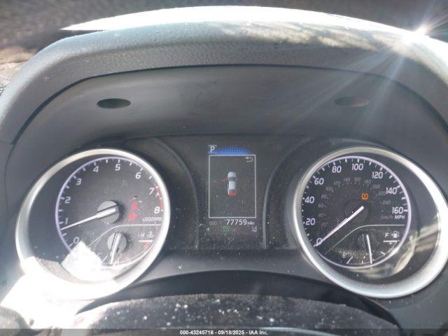 Toyota Camry Le Image 4