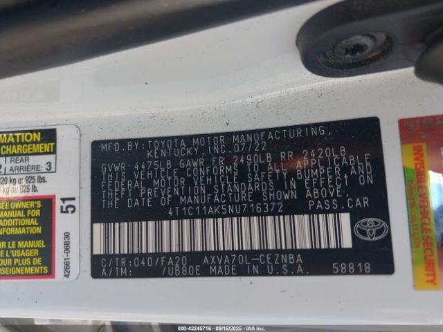 Toyota Camry Le Image 10