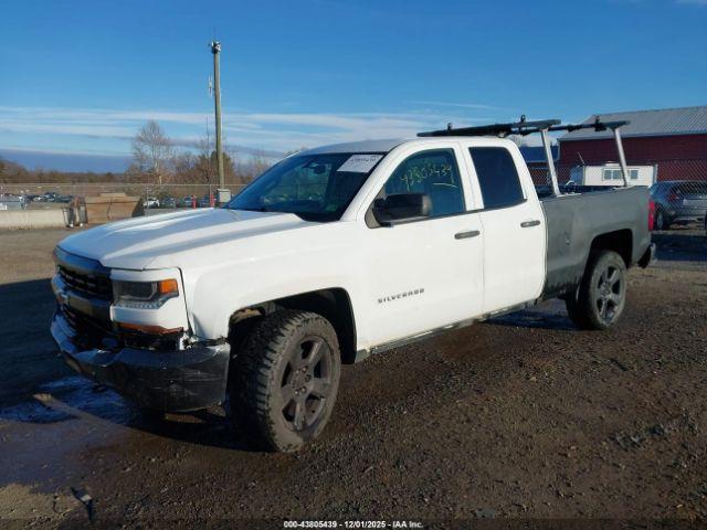Chevrolet Silverado 1500 Custom Image 5