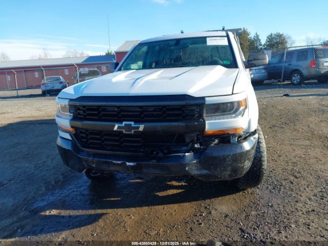 Chevrolet Silverado 1500 Custom Image 4