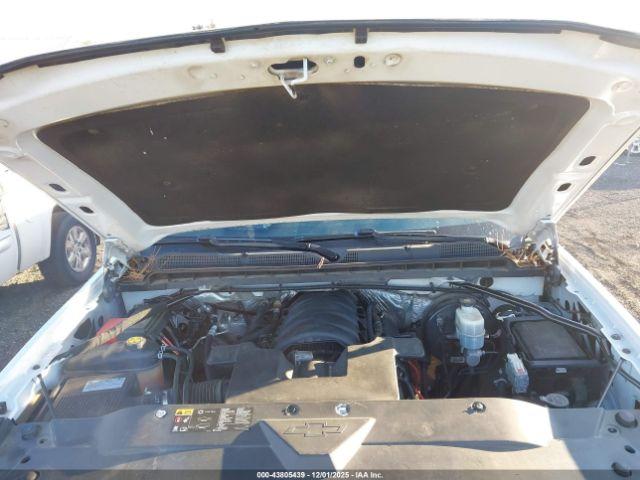 Chevrolet Silverado 1500 Custom Image 3