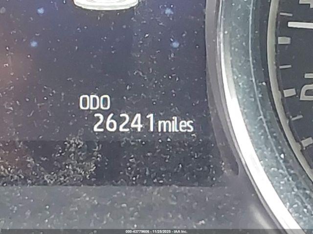 Toyota Camry Xle Hybrid Image 13