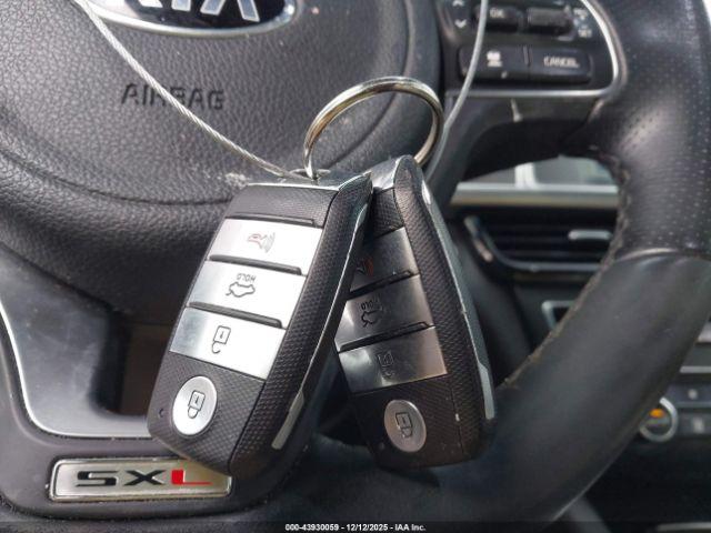 Kia Optima Sxl Turbo Image 8