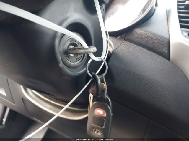 Hyundai ELANTRA Image 2