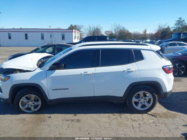 Jeep Compass Latitude 4x4 Image 15