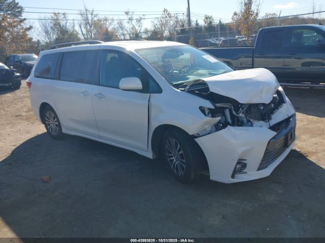 Toyota Sienna Xle Premium Image 1