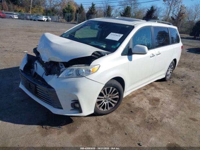 Toyota Sienna Xle Premium Image 6