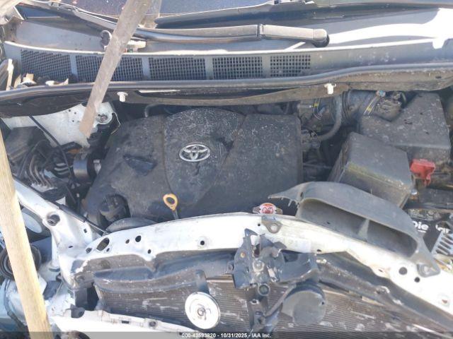 Toyota Sienna Xle Premium Image 13