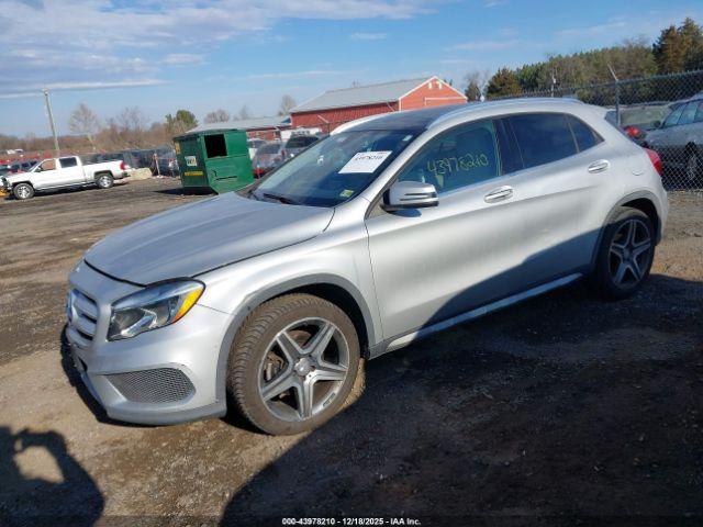 Mercedes-Benz GLA Image 10