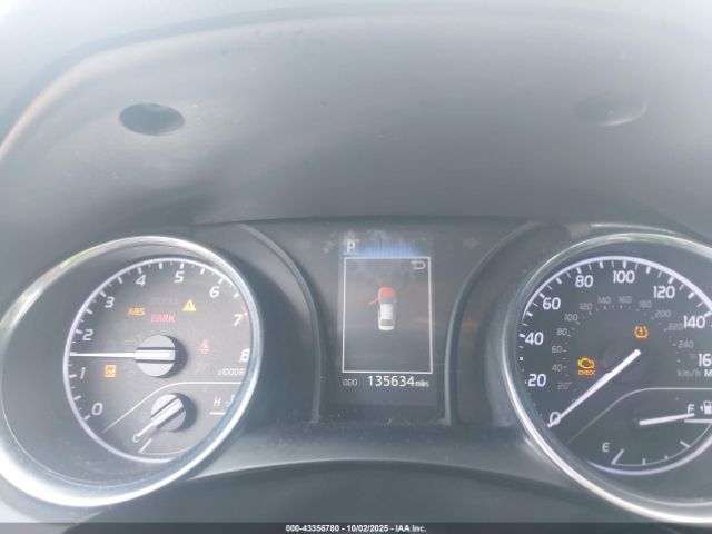 Toyota Camry Le Image 14