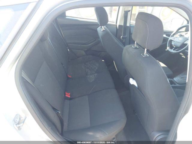 Ford Focus Se Image 7