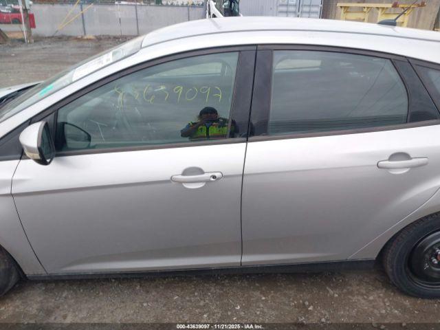 Ford Focus Se Image 15