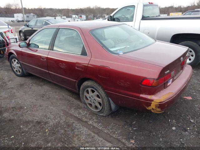 Toyota Camry Xle V6 Image 4