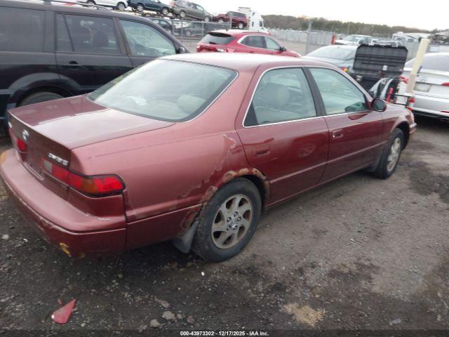 Toyota Camry Xle V6 Image 10