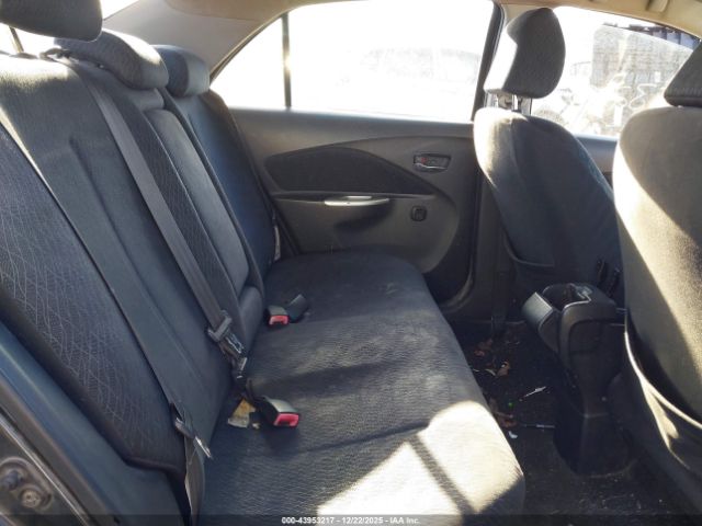 Toyota Yaris Image 9